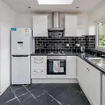 Oyo 108 Home Bancroft Road