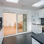 Oyo 108 Home Bancroft Road